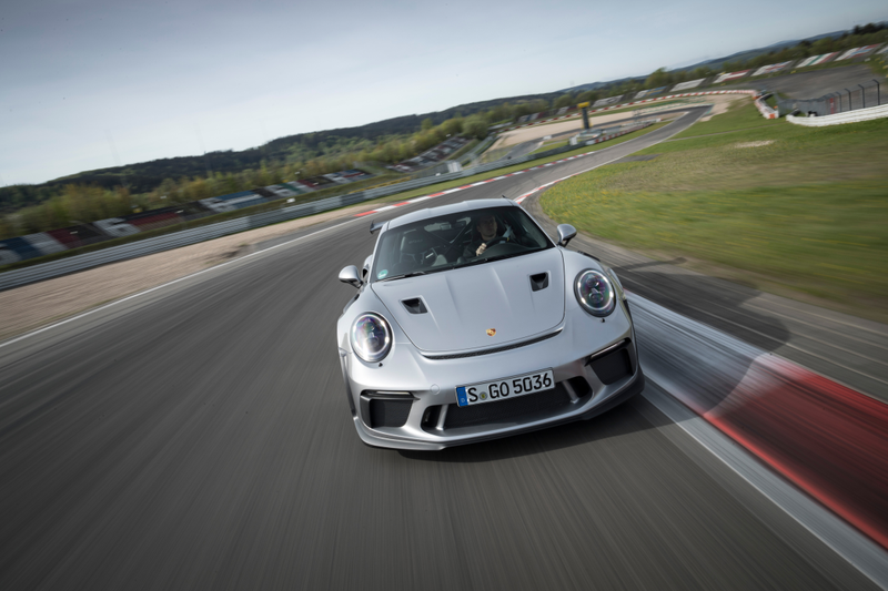 Illustration for article titled Put These Very Good 2019 Porsche 911 GT3 RS Photos In Your Life
